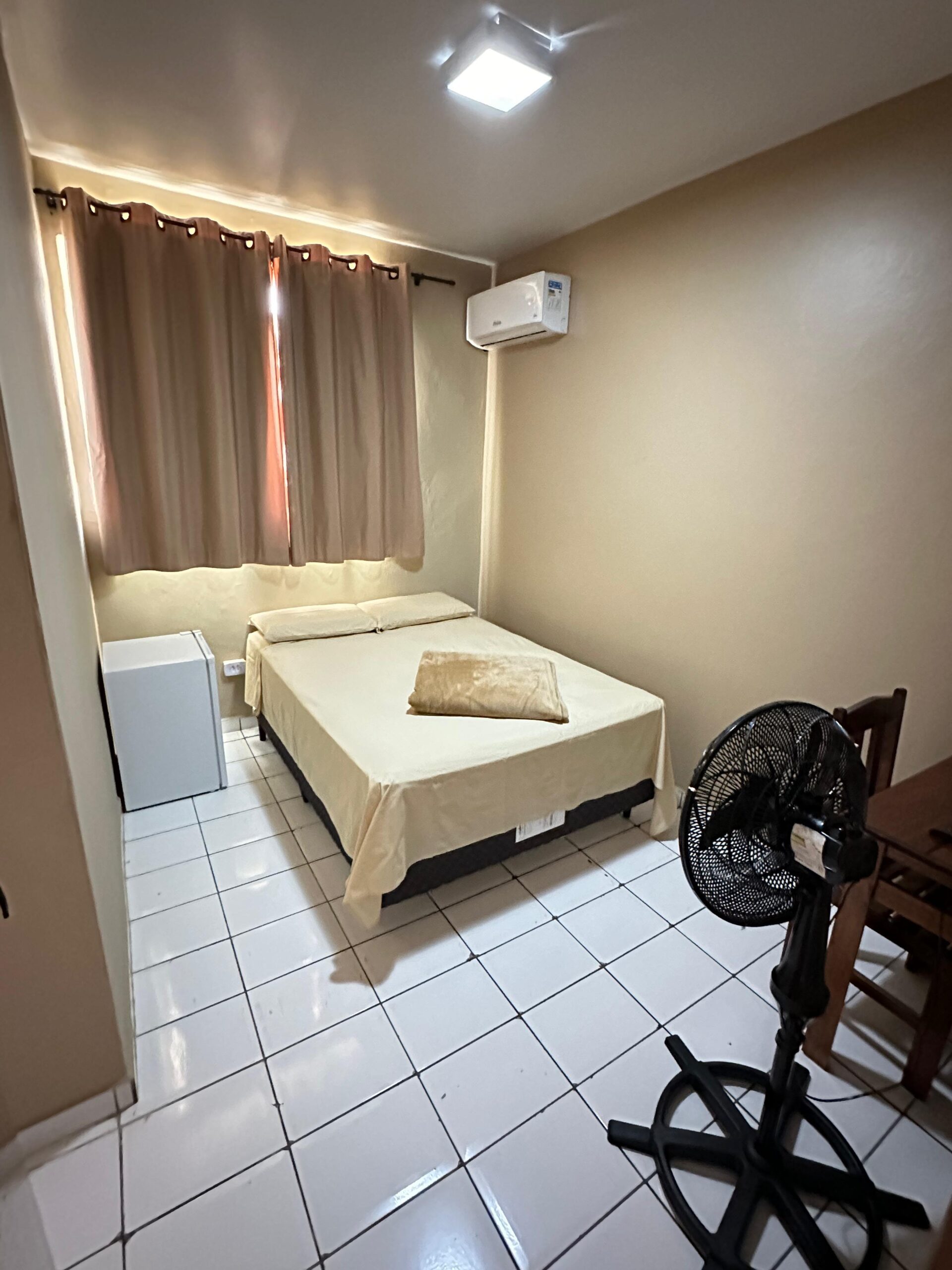 Quarto individual no Hotel Primavera — Telêmaco Borba